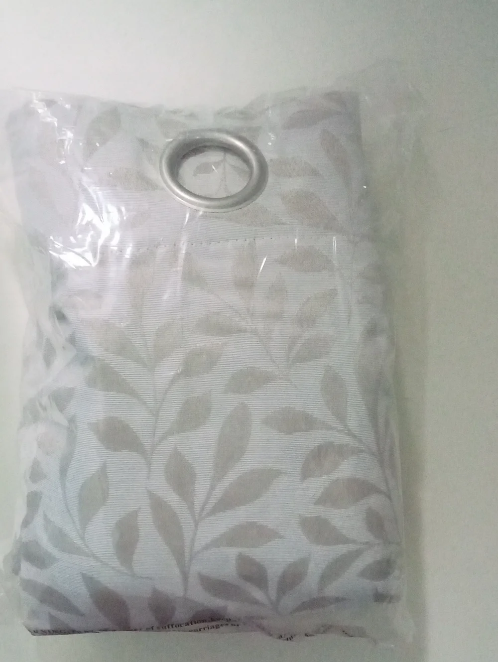 Sun Zero Blackout Leaf Grommet Curtain PairLight Beige Tan NWT $55